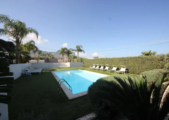 Iris Private Pool *